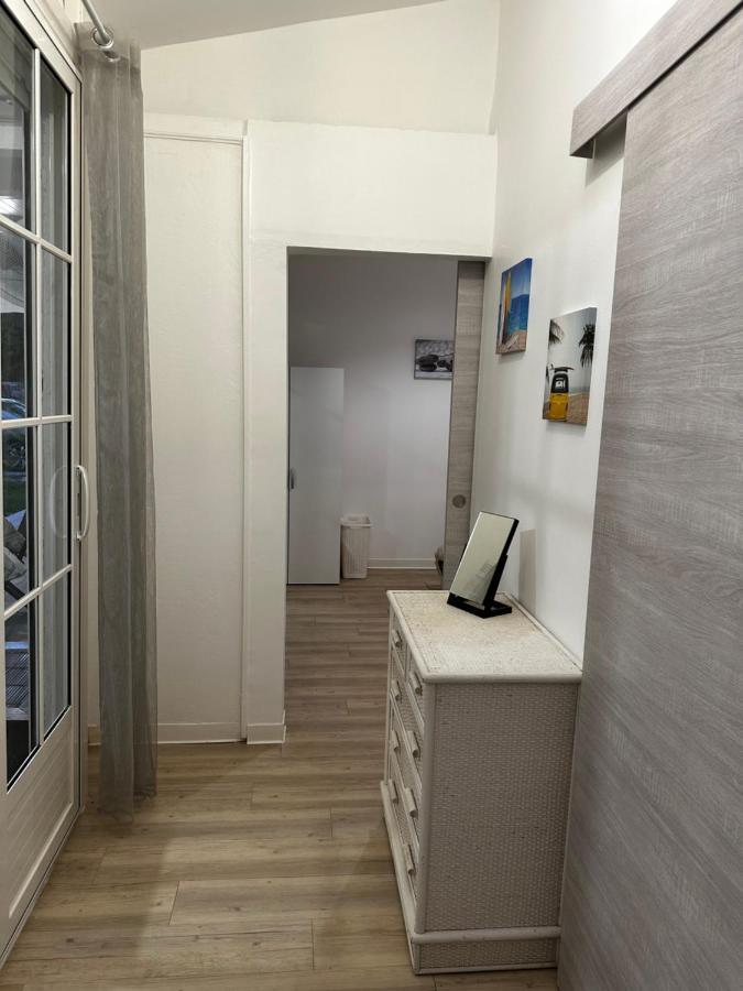 Le Cottage De Castaing Sur Plage Privee 상트 안느 외부 사진